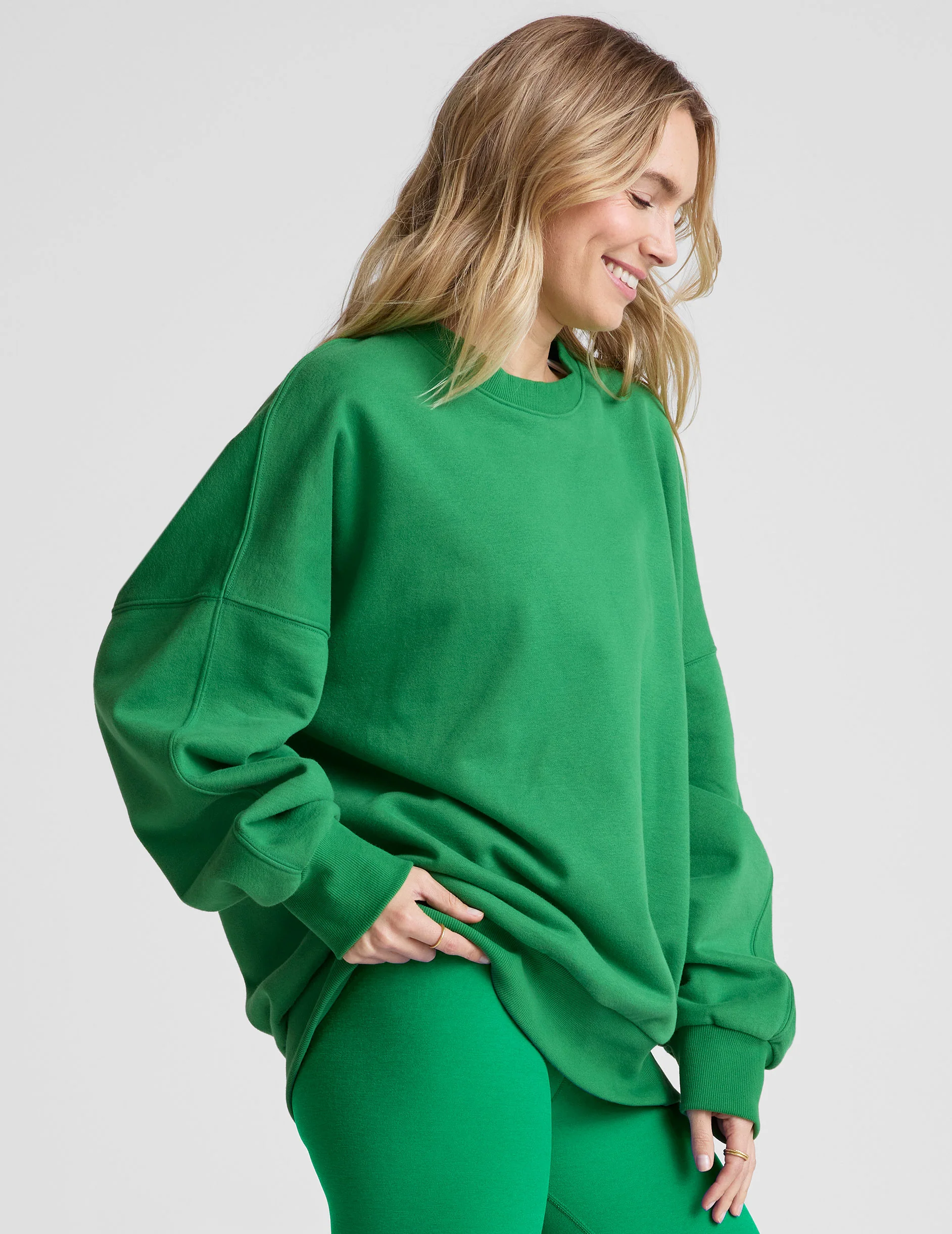LuxeFleece Oversized Sweatshirt - Onhollan
